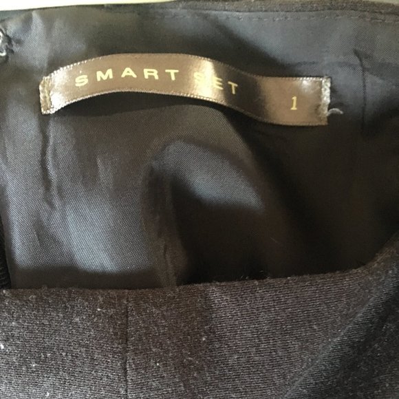 Deep brown stretchy skirt with flared bottom - Picture 2 of 2